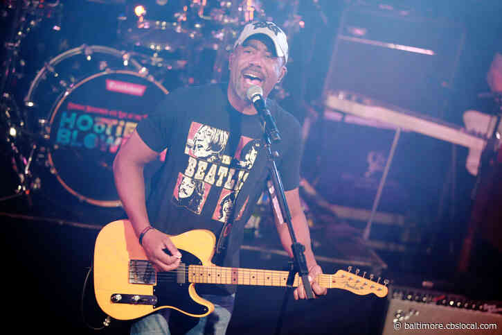 Darius Rucker Dines At Coakley’s Pub In Havre De Grace