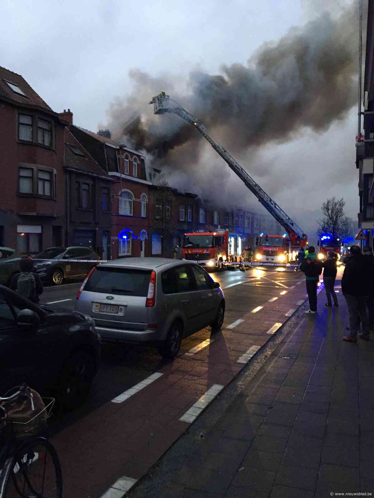 Uitslaande brand in de Guido Gezellelaan