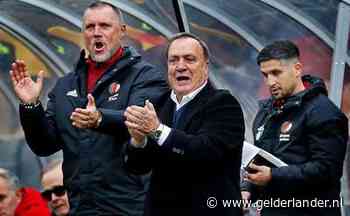Van Bommel wisselt er lustig op los, Advocaat wacht 800ste duel in eredivisie