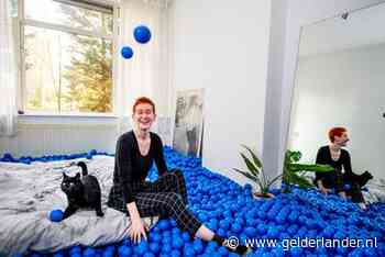 Rotterdamse heeft duizenden blauwe ballen op haar bed en het verveelt nooit