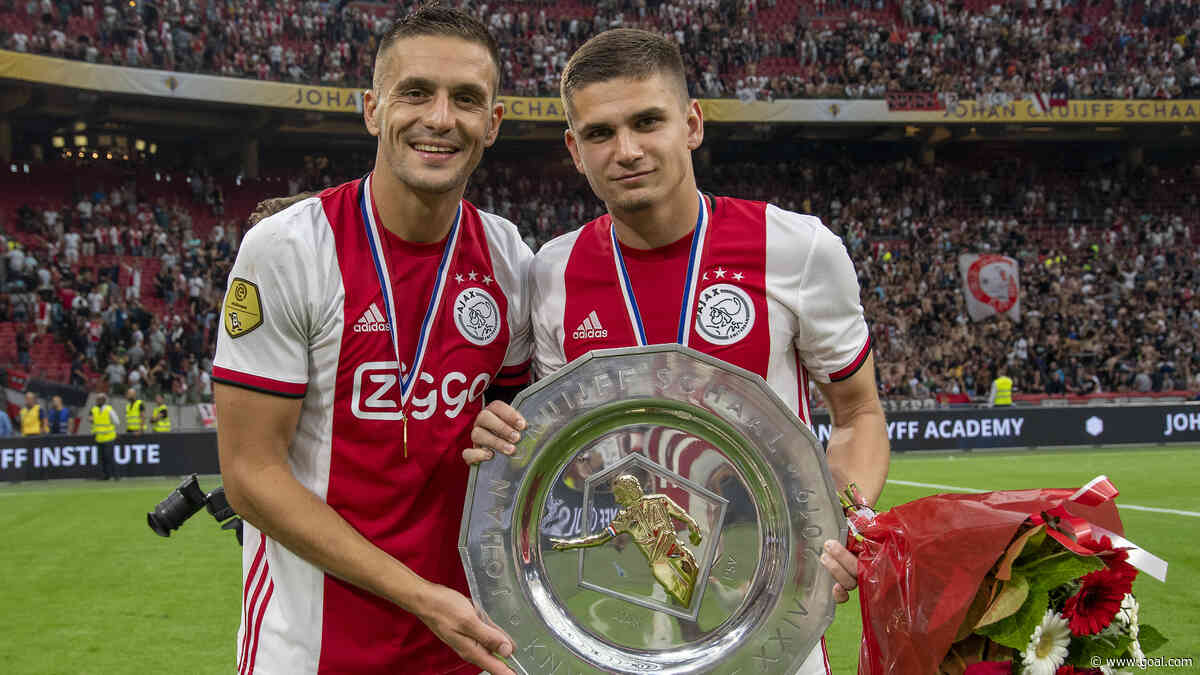 Oud-spelers van Ajax adviseerden miljoenenaankoop te tekenen