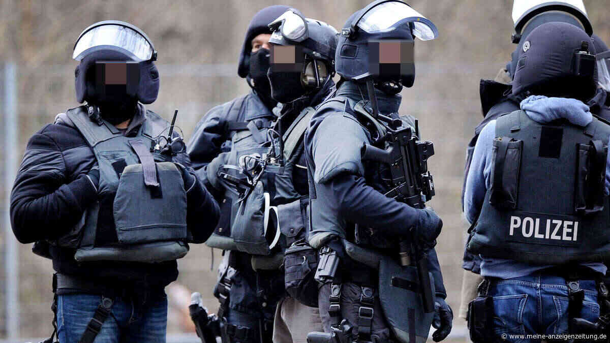 Verzweifelter Anruf: Münchnerin fürchtet sich vor aggressivem Partner - dann rücken Spezialkräfte an
