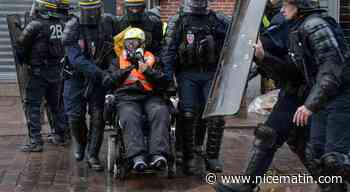 Violences envers des policiers: une femme "gilet jaune" en fauteuil roulant interdite de manifester