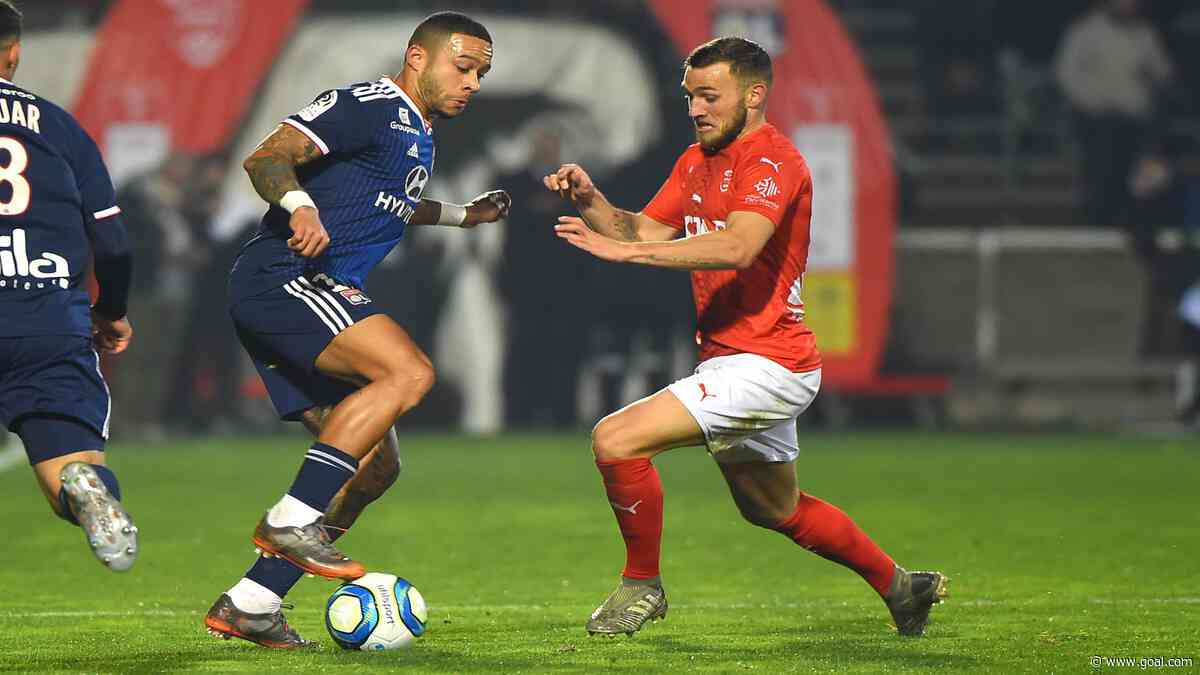 Depay steelt de show met Panenka, kanonskogel en magnifieke crosspass