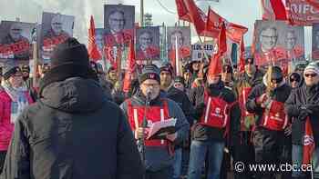 Unifor hosts rally in solidarity with Regina Co-op refinery workers