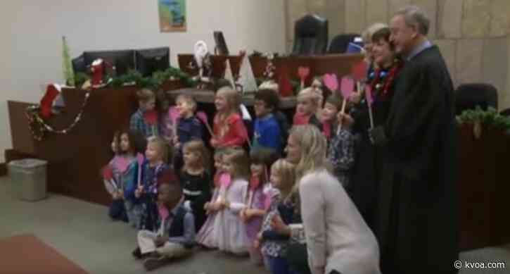 Michigan boy’s entire kindergarten class shows up for his adoption hearing