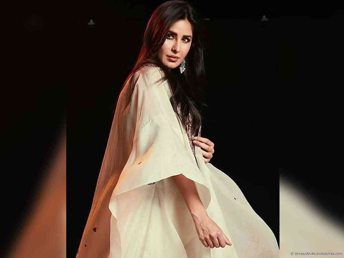 Pics: Kat looks ethereal in traditional outfit