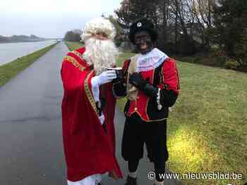 Sportieve ‘Sint en Piet’ stappen 22 kilometer voor weeshuis