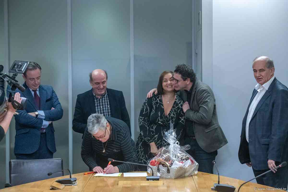 Stad bespaart 30 miljoen op personeel zonder naakte ontslagen: “Blij met dit akkoord”