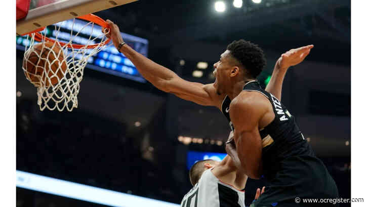 Giannis Antetokounmpo, Bucks rout Clippers to celebrate his birthday