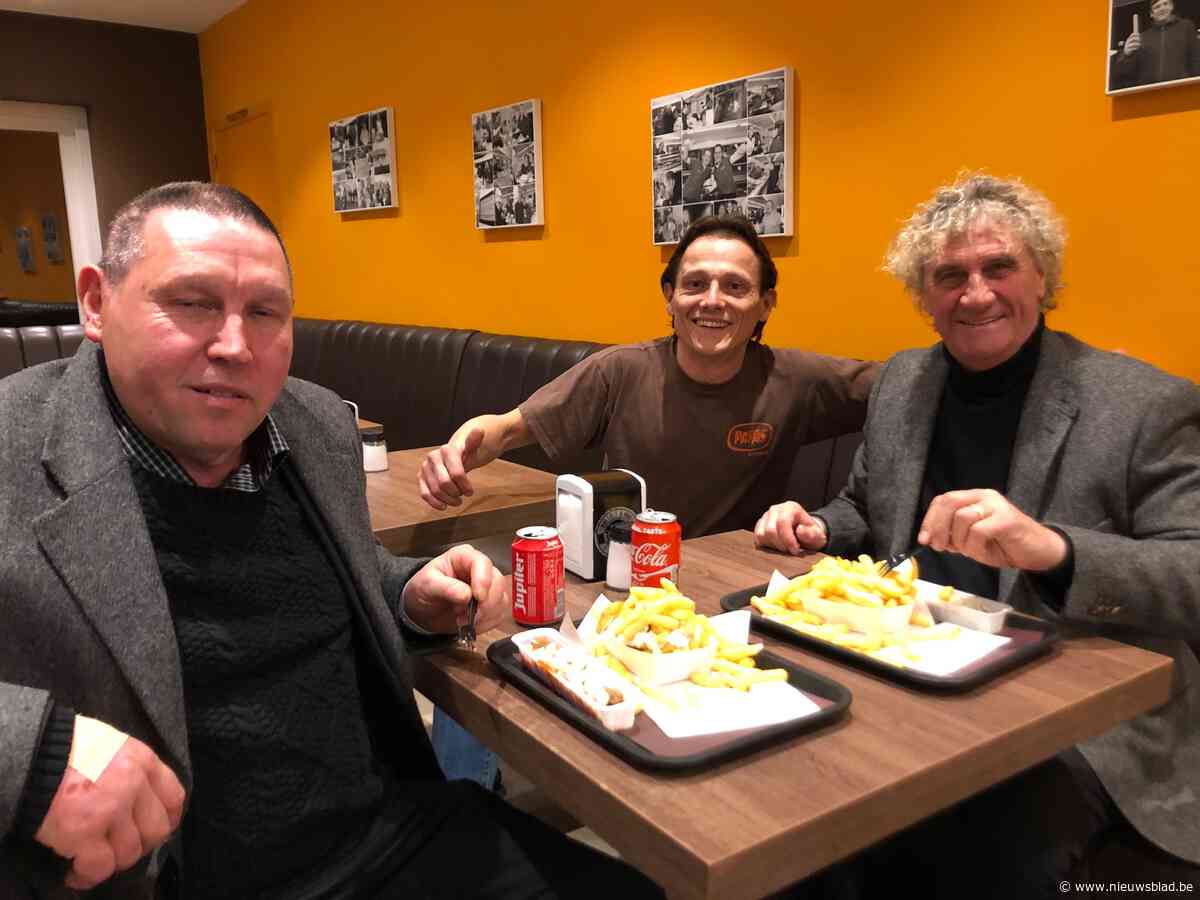 "Ein groß mit Wurst von der Papas" für der Jean-Marie