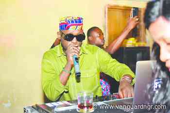 MTN House Invasion: DJ Spinall, Zoro sound the ‘Ogene’ for lucky fan