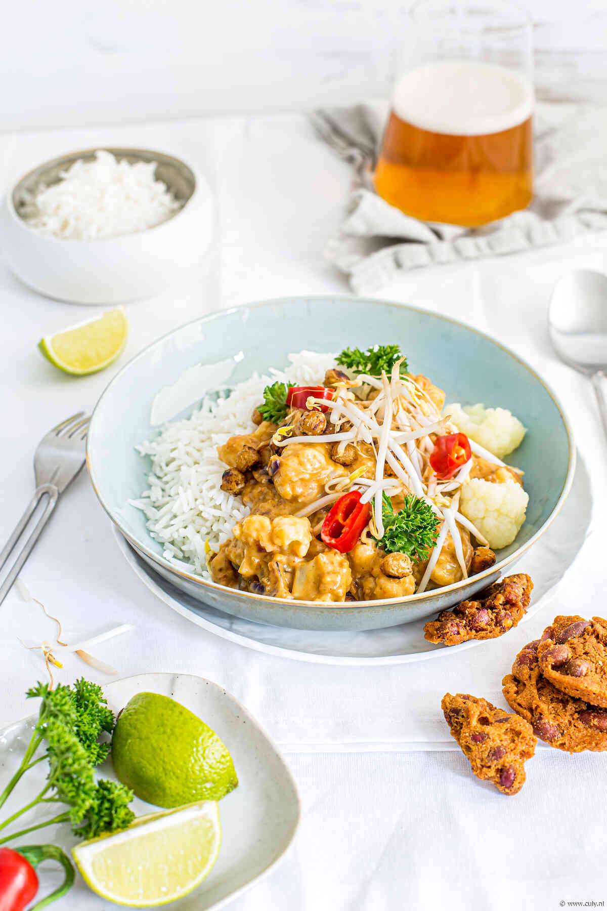 Vegetarische pindakaascurry met bloemkool en kikkererwten van De Pindakaaswinkel