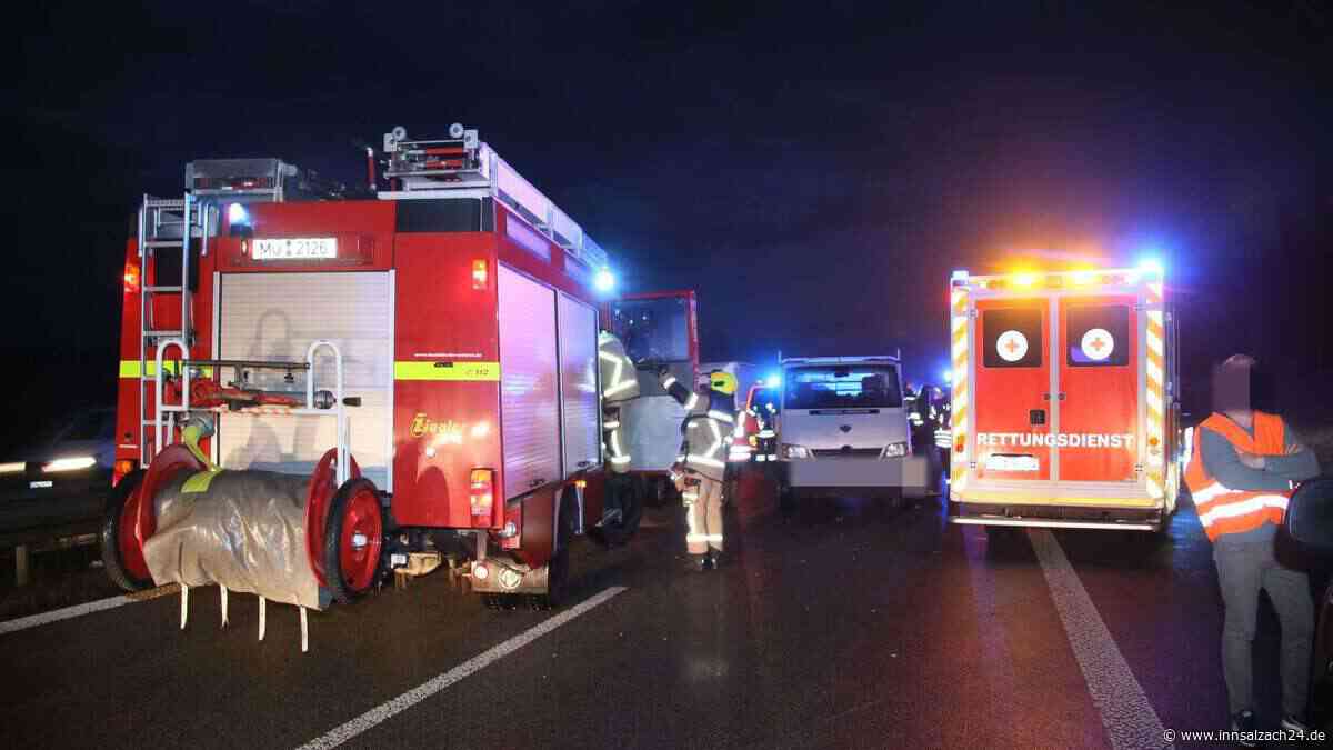 Zweiter Unfall an Stauende: Mindestens eine Person schwerstverletzt