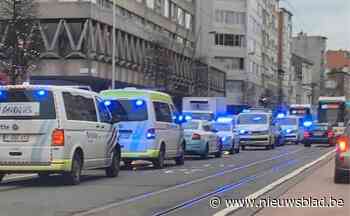 Incident met alarmpistool in winkel: man opgepakt nadat omstanders hem in bedwang houden