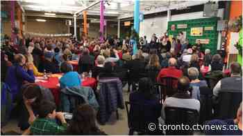 ‘Come From Away’ cast sings at food bank to raise funds for people living in poverty