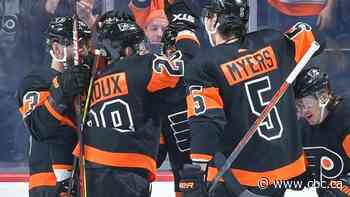 Flyers stay hot, score late to eke out victory over resilient Senators