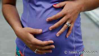 Polyamorous 20-year-old is dating 4 men while pregnant with her first child