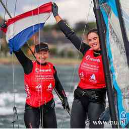 Zeilsters Bekkering en Duetz prolongeren wereldtitel 49erFX