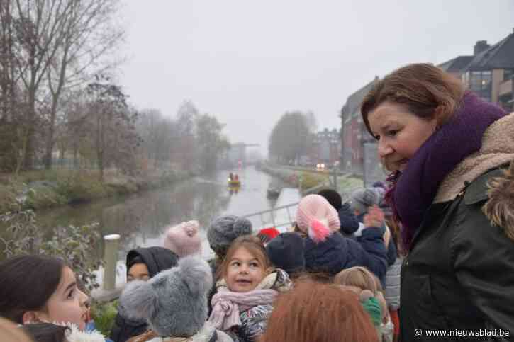 Sint bezoekt het Hartencollege Basis met de boot