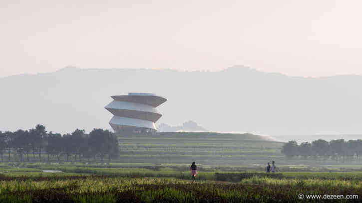 Spiral lookout tower gives views of the mountains in Shenzhen