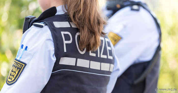 Heidelberg: Feiernde werfen von Balkon aus Bierkrüge auf Passanten