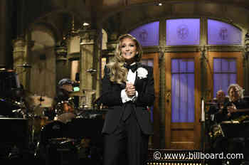 Jennifer Lopez Brings the Rockettes and Christmas Sing-Along to Her 'SNL' Opening Monologue: Watch
