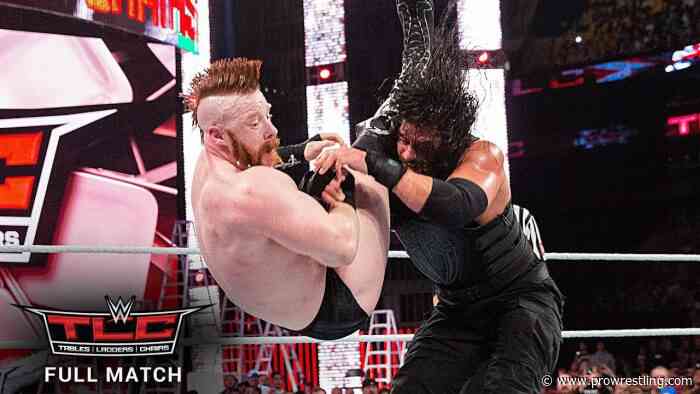 FREE MATCH – Sheamus vs. Roman Reigns WWE World Heavyweight Title TLC Match