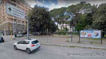 Gioco d'azzardo nei giardini pubblici: denunciata dalla polizia dopo aver vinto 50 euro