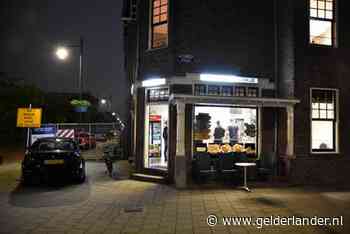 Nieuwe beelden overvaller Arnhemse cafetaria 't Hoekje in Opsporing Verzocht