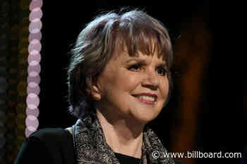 Linda Ronstadt Calls Out Mike Pompeo for 'Enabling Trump' at Kennedy Center Honors Dinner