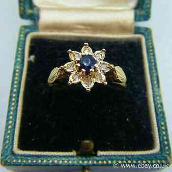 A Lovely Vintage Style 9ct Gold Blue Sapphire & Diamond Gallery Set Ring.