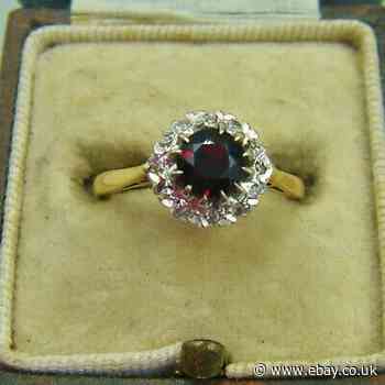A Lovely Art Deco Style 18ct Gold Red Garnet & Diamond Set Ring.