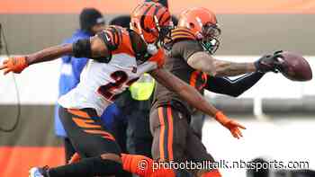 Browns keep slim playoff hopes alive with win over Bengals
