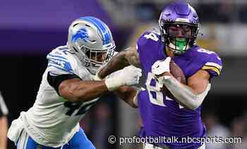 Vikings dominate hapless Lions