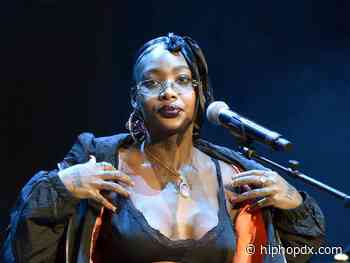 Summer Walker Declares "I Do Not Sing On Couches" After Being Booed At Club Appearance