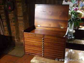 SUPERB VINTAGE MAHOGANY CABINET/COLLECTORS DRAWERS great quality