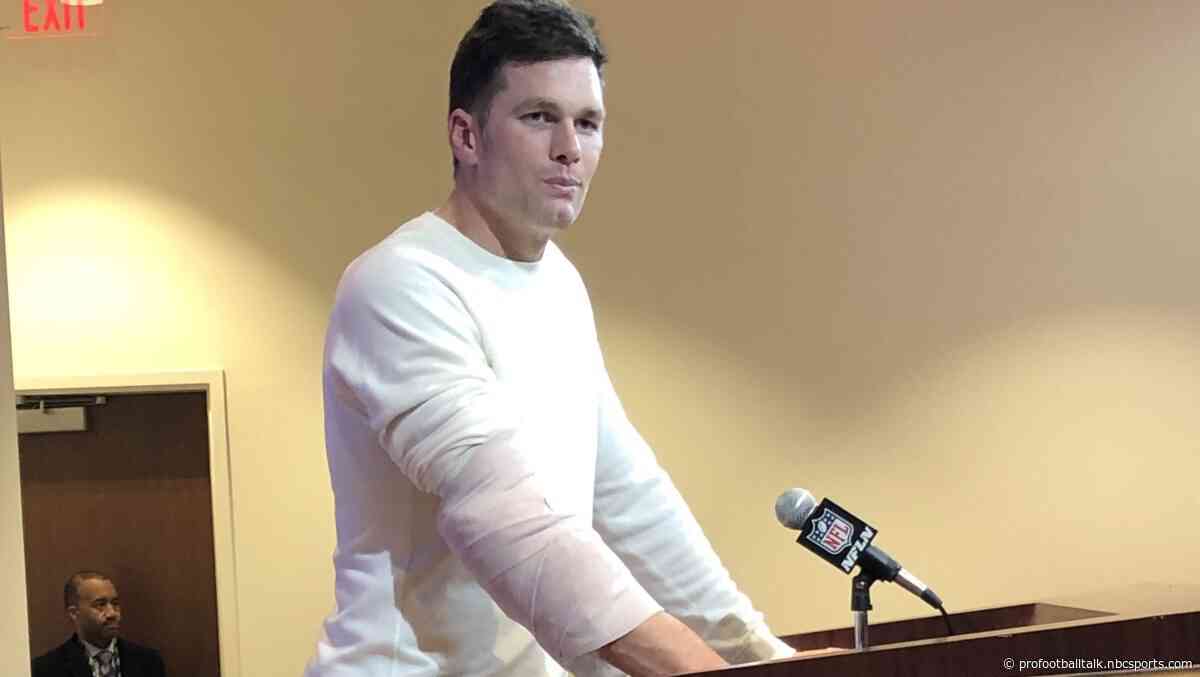 Tom Brady downplays wrapped elbow