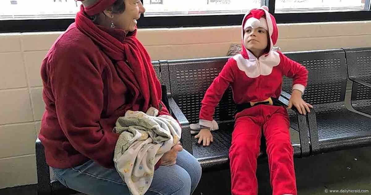Santa takes kids on commute from Lisle to 'North Pole'
