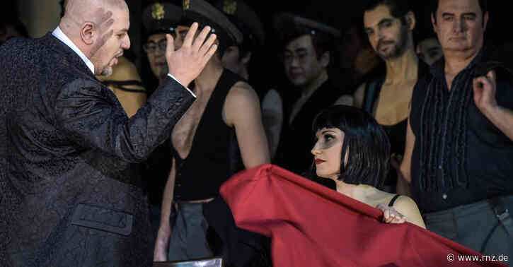 Bewegungschor im Grufti-Look: So war Georges Bizets "Carmen" am Nationaltheater Mannheim