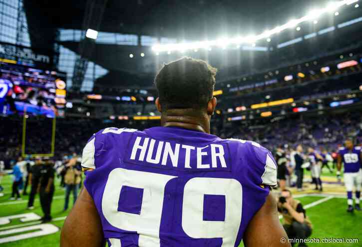 Vikings’ DE Danielle Hunter Becomes Youngest NFL Player To Notch 50 Sacks