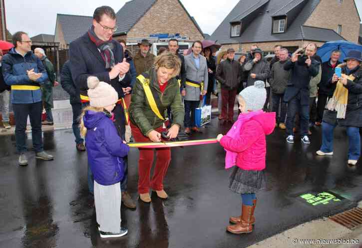 Vernieuwde Warandestraat feestelijk geopend