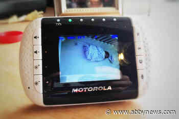 Would you leave your baby alone to go to the gym? This Canadian dad did