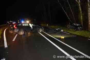 Twee gewonden bij frontale botsing bij Beek, N325 is dicht