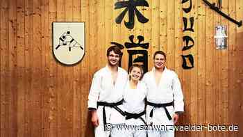 Neubulach: Drei Judoka freuen sich über den Erhalt des schwarzen Gürtels
