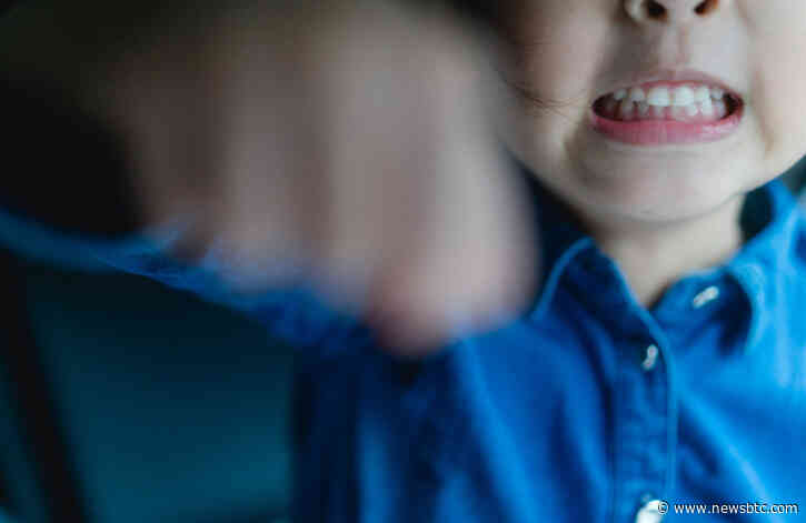 EOS Price Hit after Getting a C- in Decentralization by Weiss