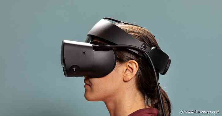 The Oculus Quest is getting controller-free hand tracking this week