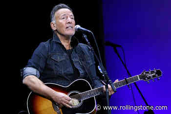 Bruce Springsteen Crashes a Stone Pony Soundcheck to Dance With Wife Patti Scialfa