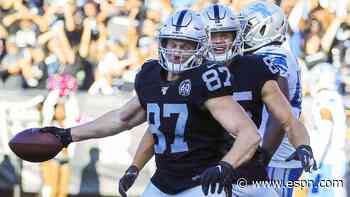 Raiders rookie TE Moreau lost to knee injury