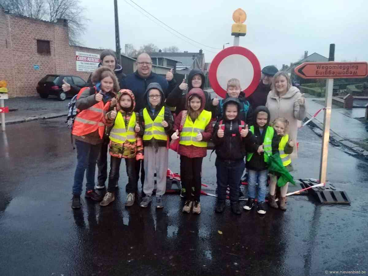Straat aan school weldra weer open na werken, maar ouders willen omgeving autovrij houden